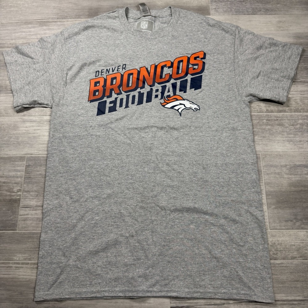 Denver Broncos NFL Team Apparel Men's Medium T-Shirt Gray Football Logo NWOT